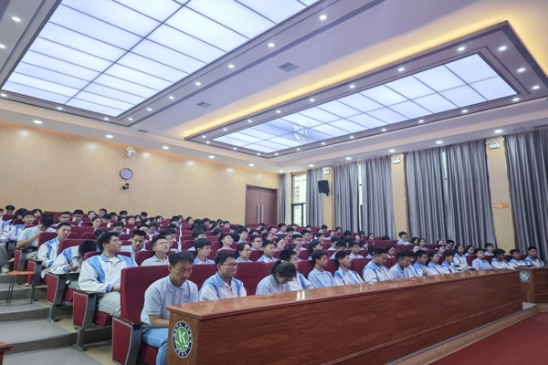 整场学生.jpg